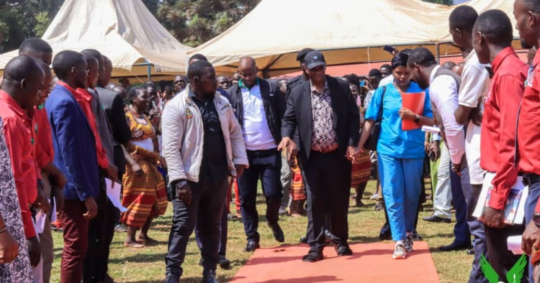 A Fatherly Touch: VC Kateregga Encourages KU Students in Grand General Assemblies